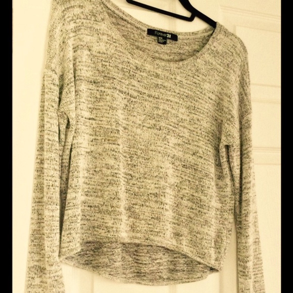 Sweater in perfect shape! Sz M Forever 21 so cute only worn few times